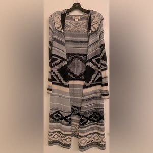 Mudd long cardigan Aztec print Boho western Sz Small black, gray, white EUC